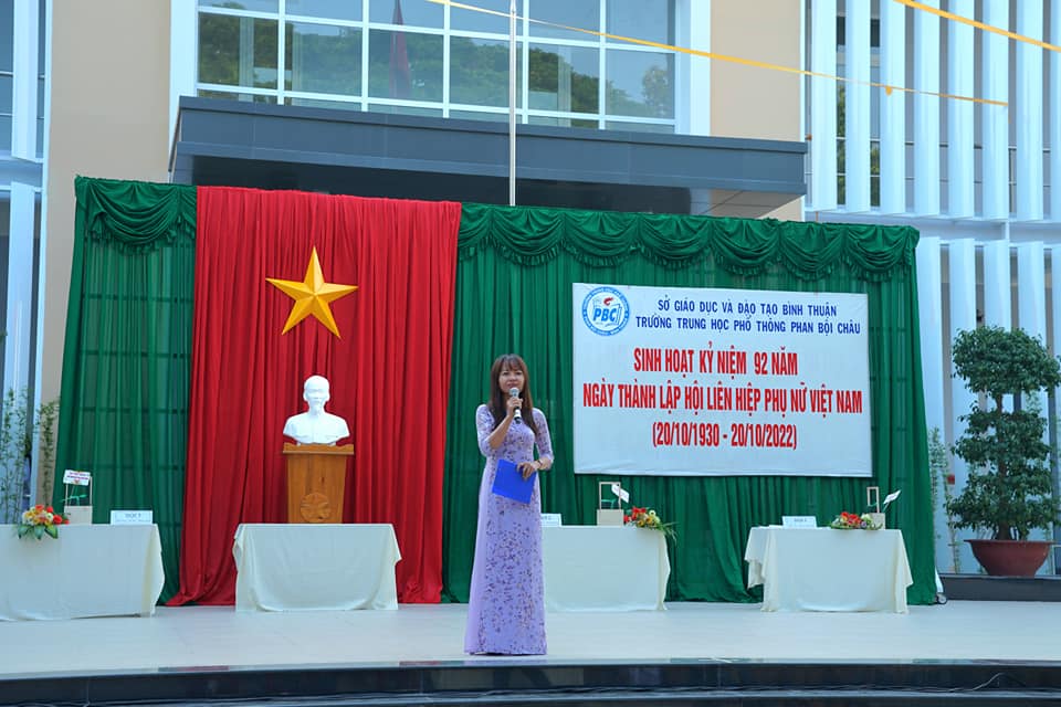 Sinh hoạt chào cờ tuần 7 "Kỷ niệm 92 năm ngày thành lập Hội LHPN Việt Nam 20/10/2022"