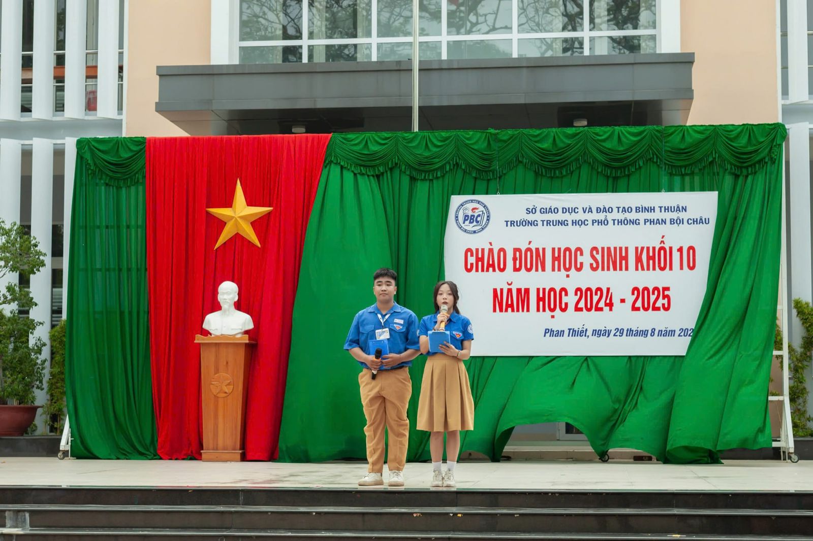 Chào đón học sinh khối 10 năm học 2024-2025