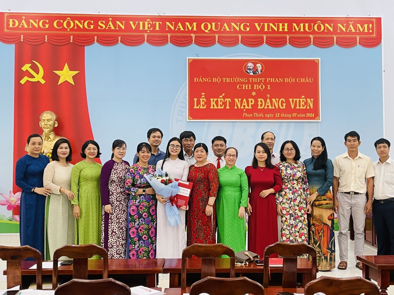 Công tác tạo nguồn, bồi dưỡng phát triển Đảng trong học sinh tại trường THPT Phan Bội Châu