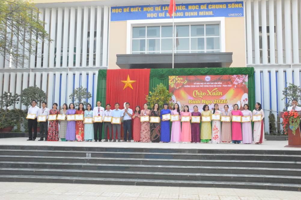 Báo cáo về việc thực hiện công tác Trường học an toàn, phòng, chống tai nạn thương tích năm học 2025-2026